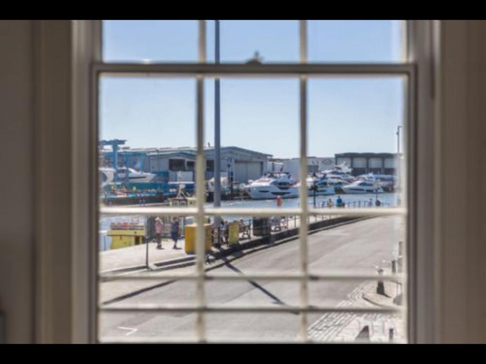 Custom House Poole - Overlord Chamber Exterior foto